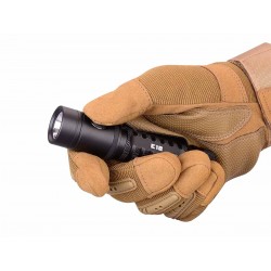 POWERTAC Lampe de poche polyvalente E12 -1250 lumens - Image 5